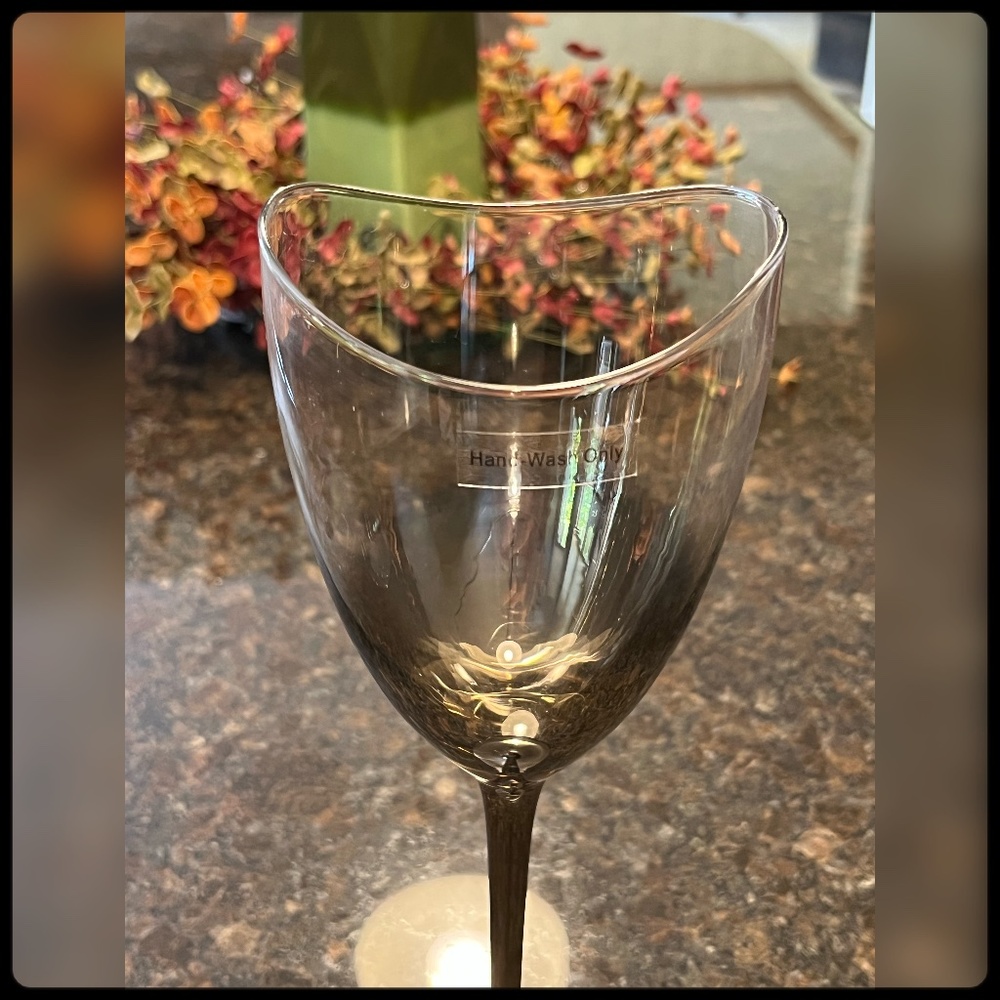 Pair of Tall Graduated Silver Unique Shaped Wine Glasses - Picture 3 of 6